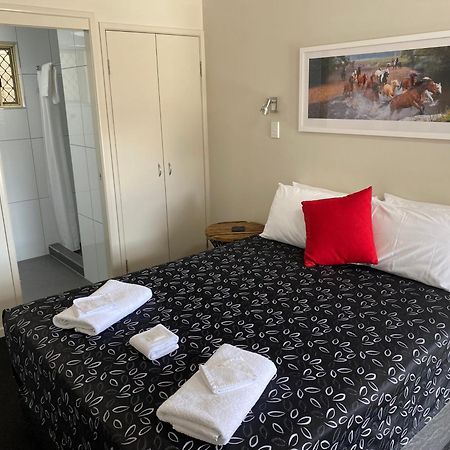 Citywalk Motor Inn Рокхемптън Екстериор снимка